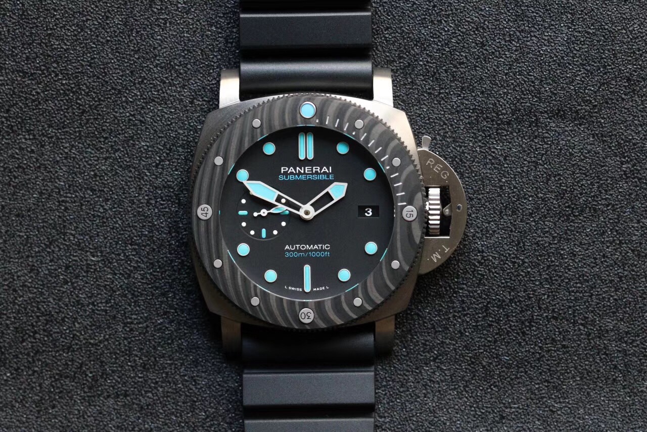 VS Panerai PAM799 karbon fiber bezelli titanyum kasa 47 mm replika saat incelemesi — 3. fotoğraf