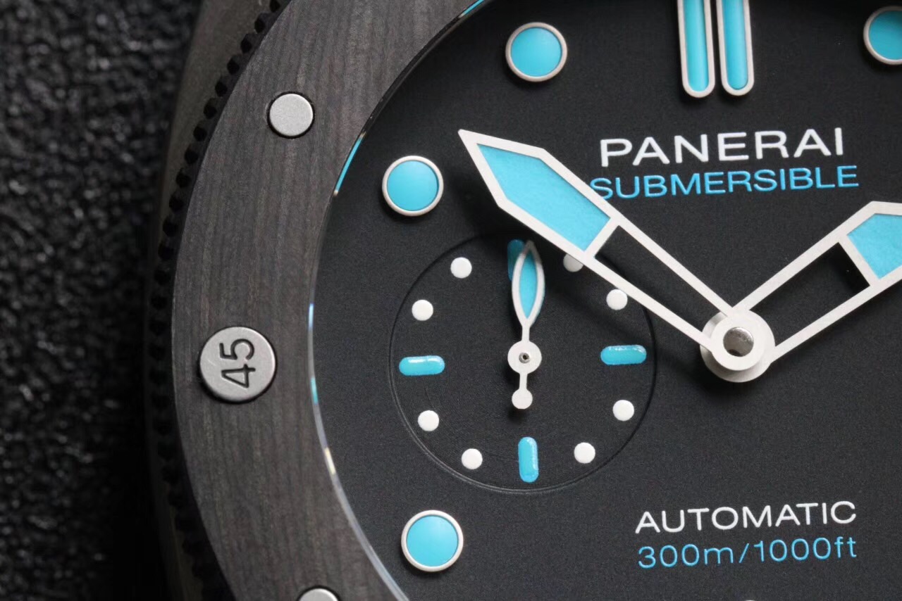 VS Panerai PAM799 karbon fiber bezelli titanyum kasa 47 mm replika saat incelemesi — 6. fotoğraf