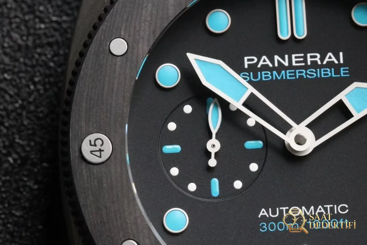 VS Panerai PAM799 karbon fiber bezelli titanyum kasa 47 mm replika saat incelemesi - Makro Kadran ve İndeks İşçiliği