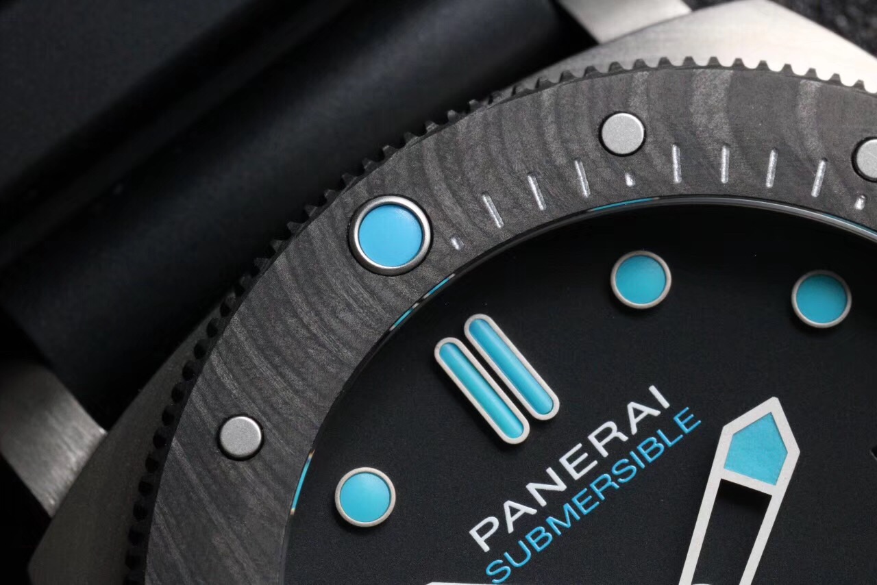 VS Panerai PAM799 karbon fiber bezelli titanyum kasa 47 mm replika saat incelemesi — 8. fotoğraf