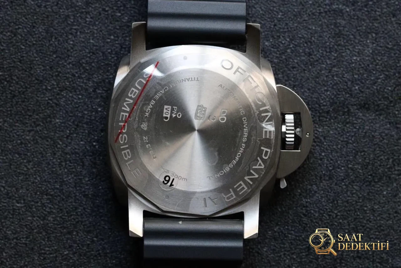 VS Panerai PAM799 karbon fiber bezelli titanyum kasa 47 mm replika saat incelemesi - Yan Profil ve Kordon Bağlantısı