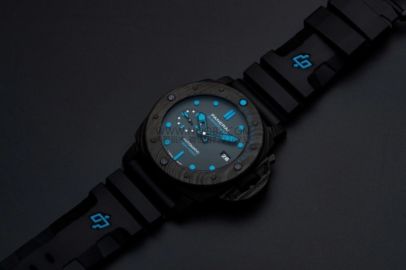 VS Panerai Submersible serisi PAM01616 karbon fiber replika saat incelemesi — 1. fotoğraf