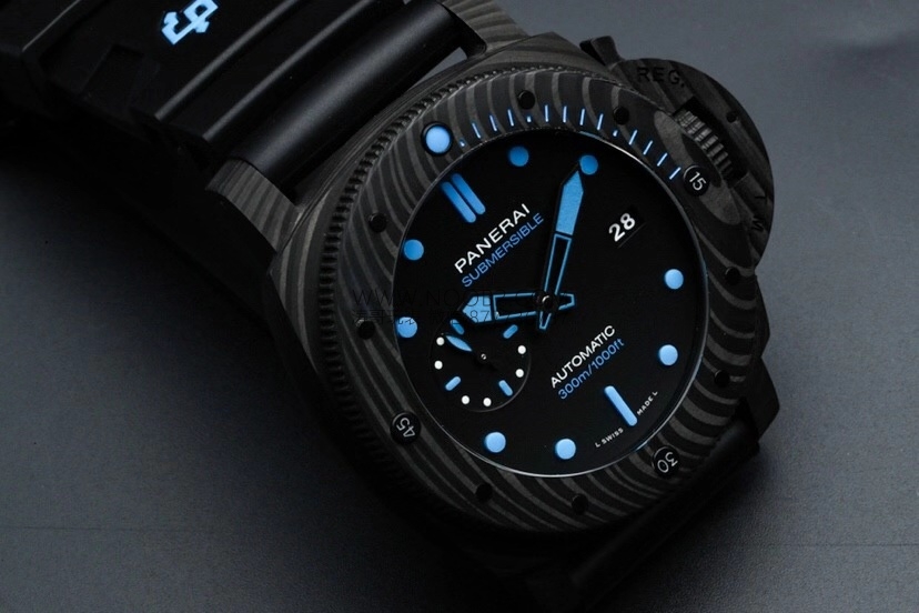 VS Panerai Submersible serisi PAM01616 karbon fiber replika saat incelemesi — 3. fotoğraf
