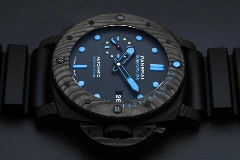 VS Panerai Submersible serisi PAM01616 karbon fiber replika saat incelemesi — 4. fotoğraf