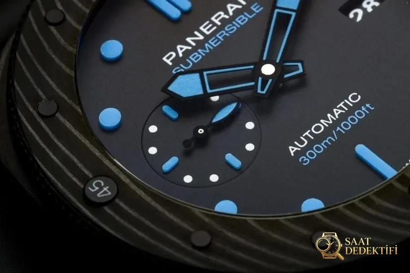 VS Panerai Submersible serisi PAM01616 karbon fiber replika saat incelemesi - Makro Kadran ve İndeks İşçiliği