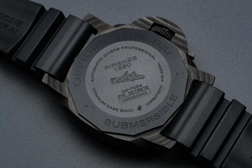 VS Panerai Submersible serisi PAM01616 karbon fiber replika saat incelemesi — 8. fotoğraf