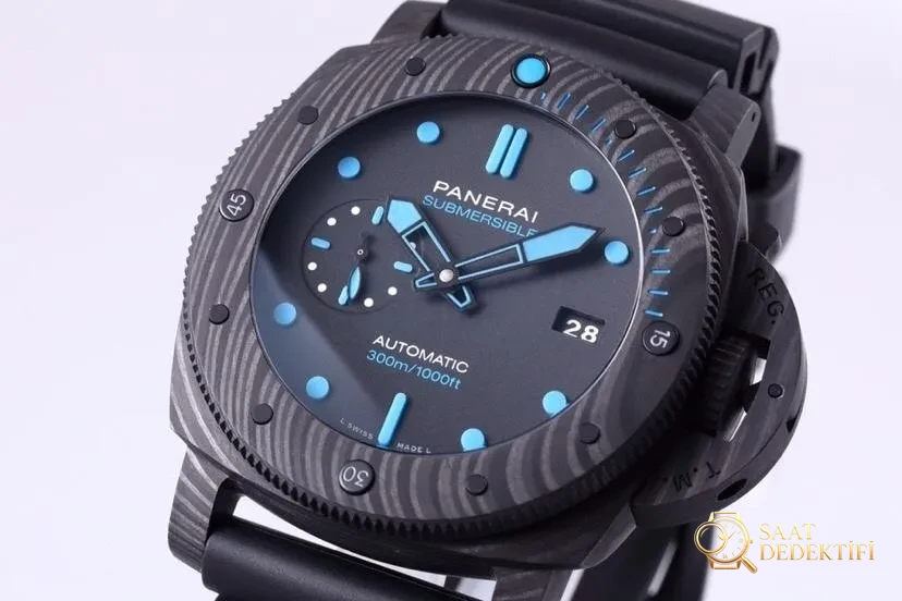 VS Panerai Submersible serisi PAM01616 karbon fiber replika saat incelemesi - Kasa Çeliği ve Polisaj Kalitesi