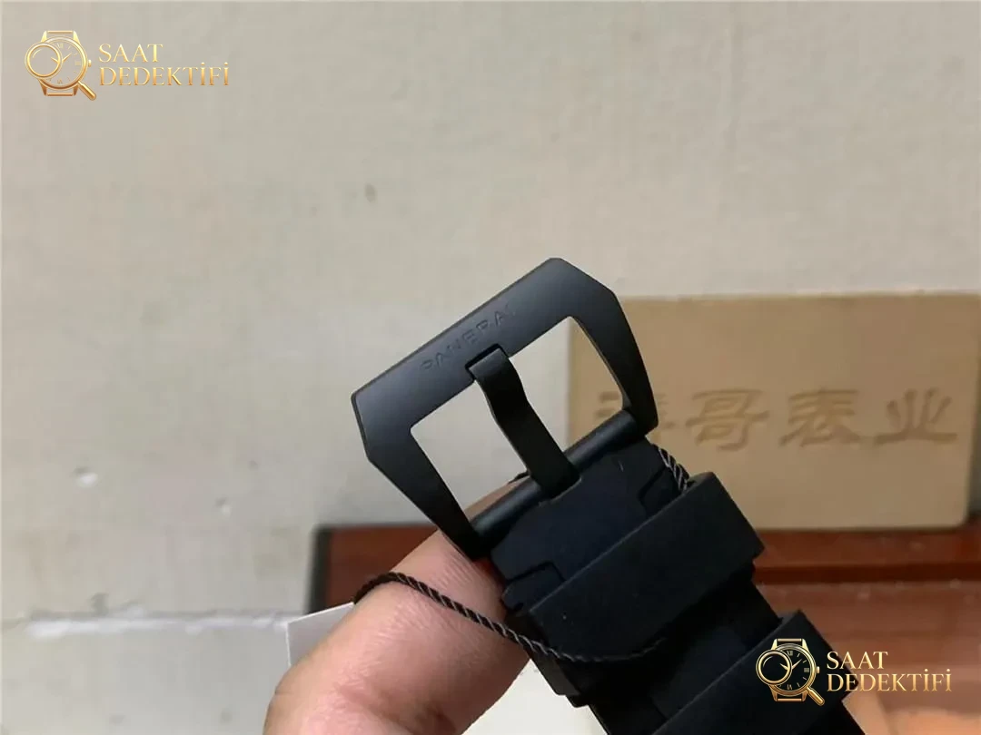VS (SBF) fabrikası Panerai PAM1324 karbon fiber ilk bakışta replika belli olur mu? - Fosfor ve Super-LumiNova Gece Görünümü