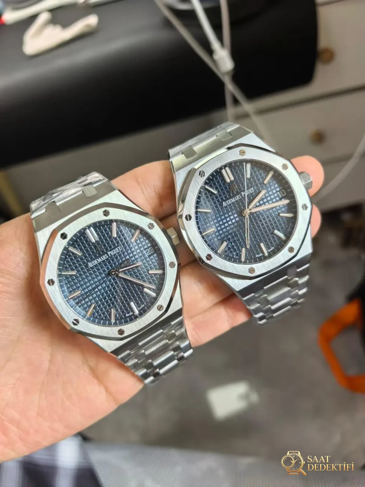VS ve APS Arasında Mavi AP 15500 Fotoğraf Karşılaştırması - Arka Kapak ve Mekanizma Detayı