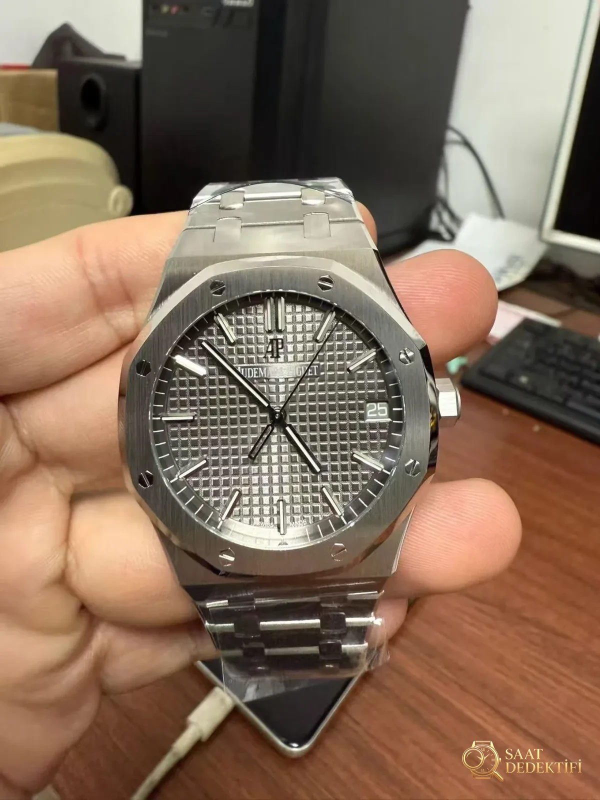 Audemars Piguet Royal Oak 15500 VS Factory İncelemesi - Ön Görünüm ve Kasa Tasarımı
