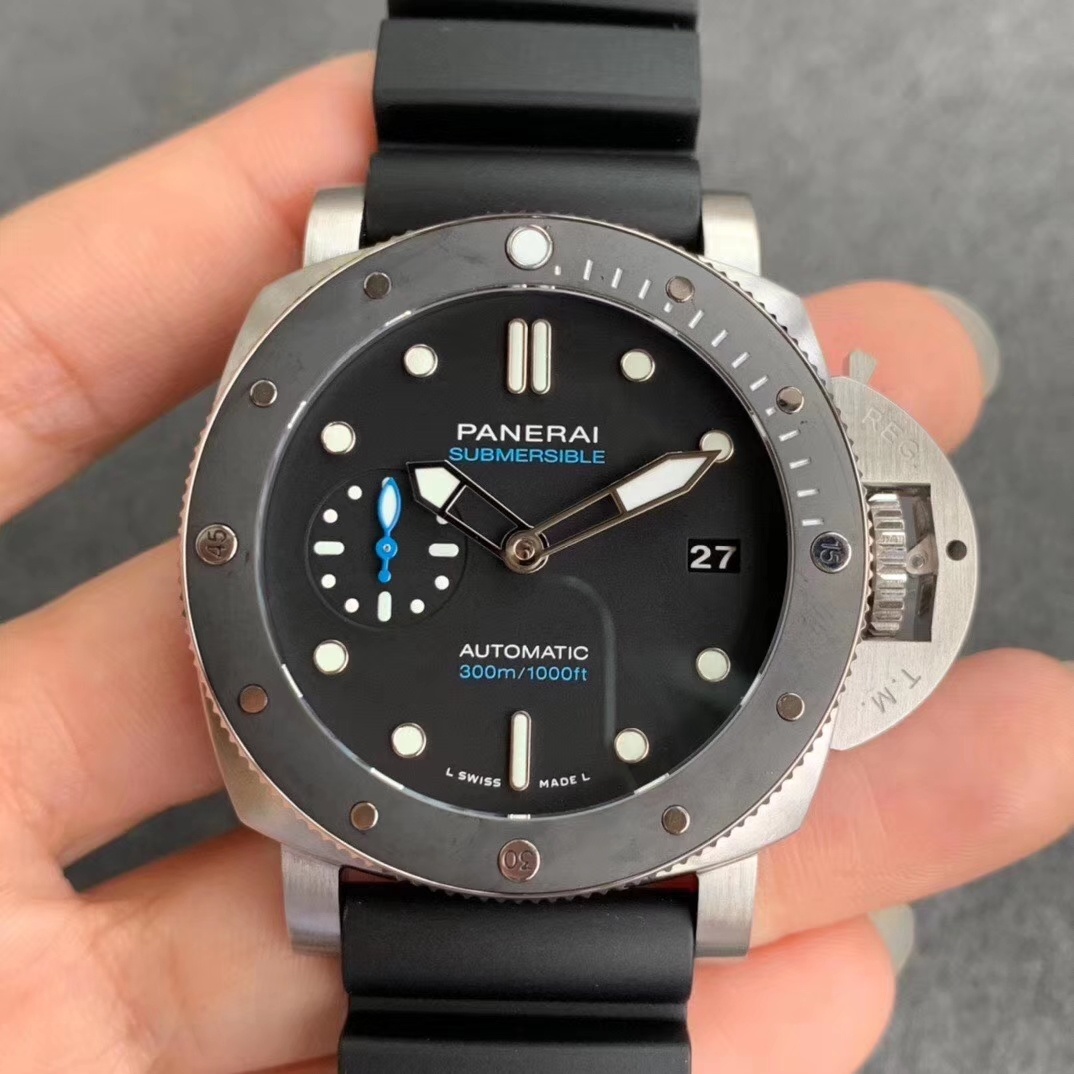 Replika Panerai Submersible PAM 683