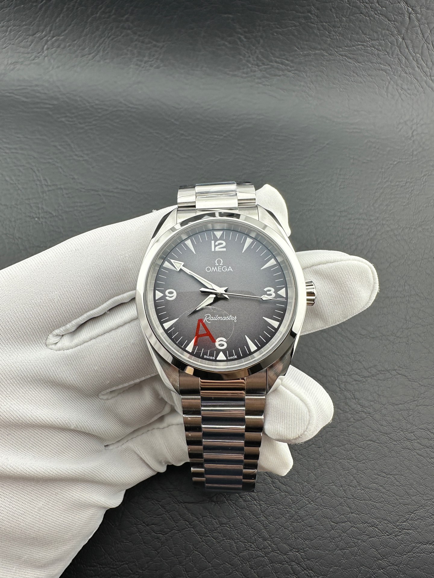 VS'ten yeni model geliyor! Omega'nın efsane saati Railmaster görkemli bir dönüşle karşınızda. — 13. fotoğraf