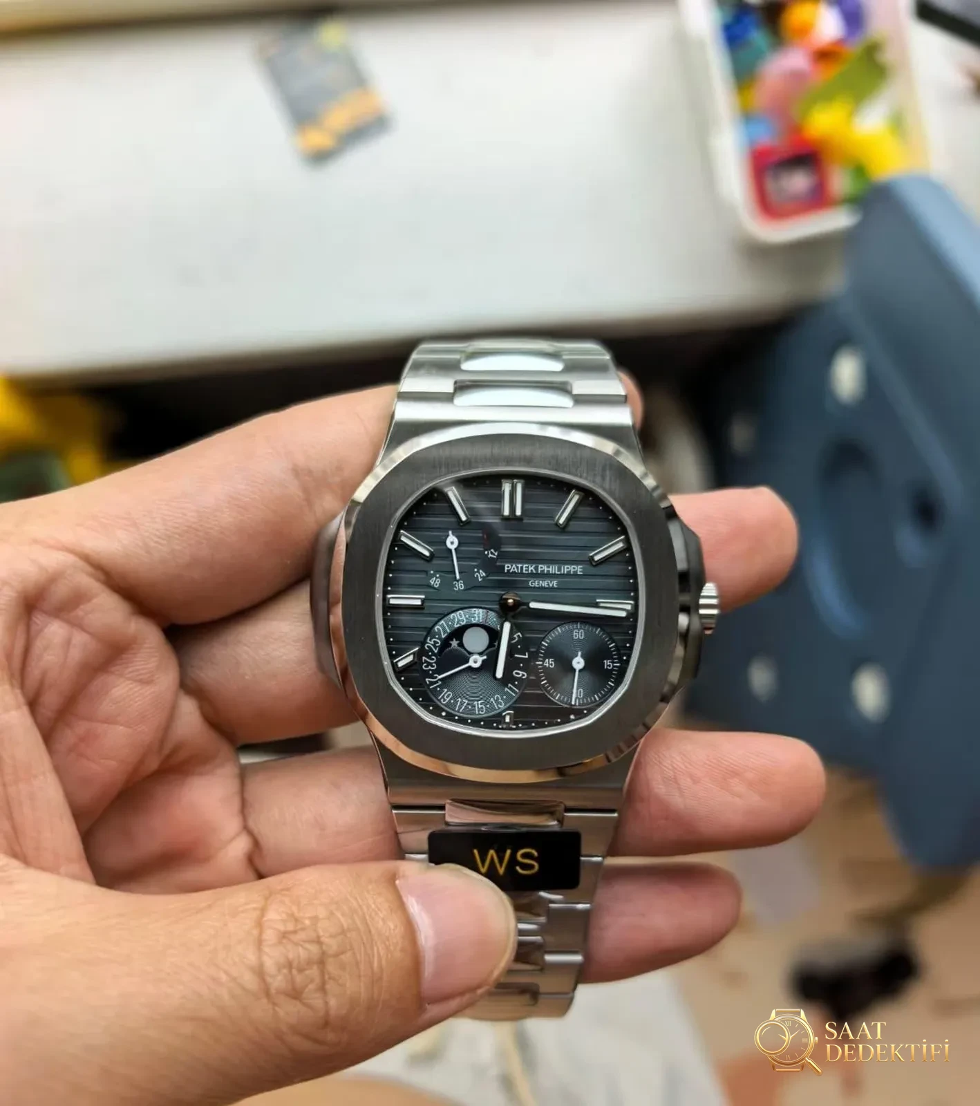 WS Factory tam modifiyeli Patek Philippe Nautilus 5712 SW kadranı, dolu orta aks, mat yüzeyli mooniphase kadranı ile bir çırpıda hedefe ulaşıyor mu? - Arka Kapak ve Mekanizma Detayı