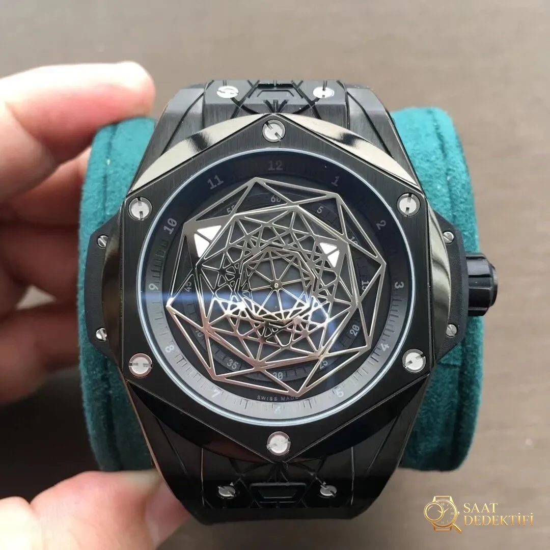 WWF Factory Hublot Big Bang Sang Bleu Tattoo İncelemesi: Sektördeki ilk gerçek titanyum SangBleu saati - Bilezik, Toka ve Klips Mekanizması