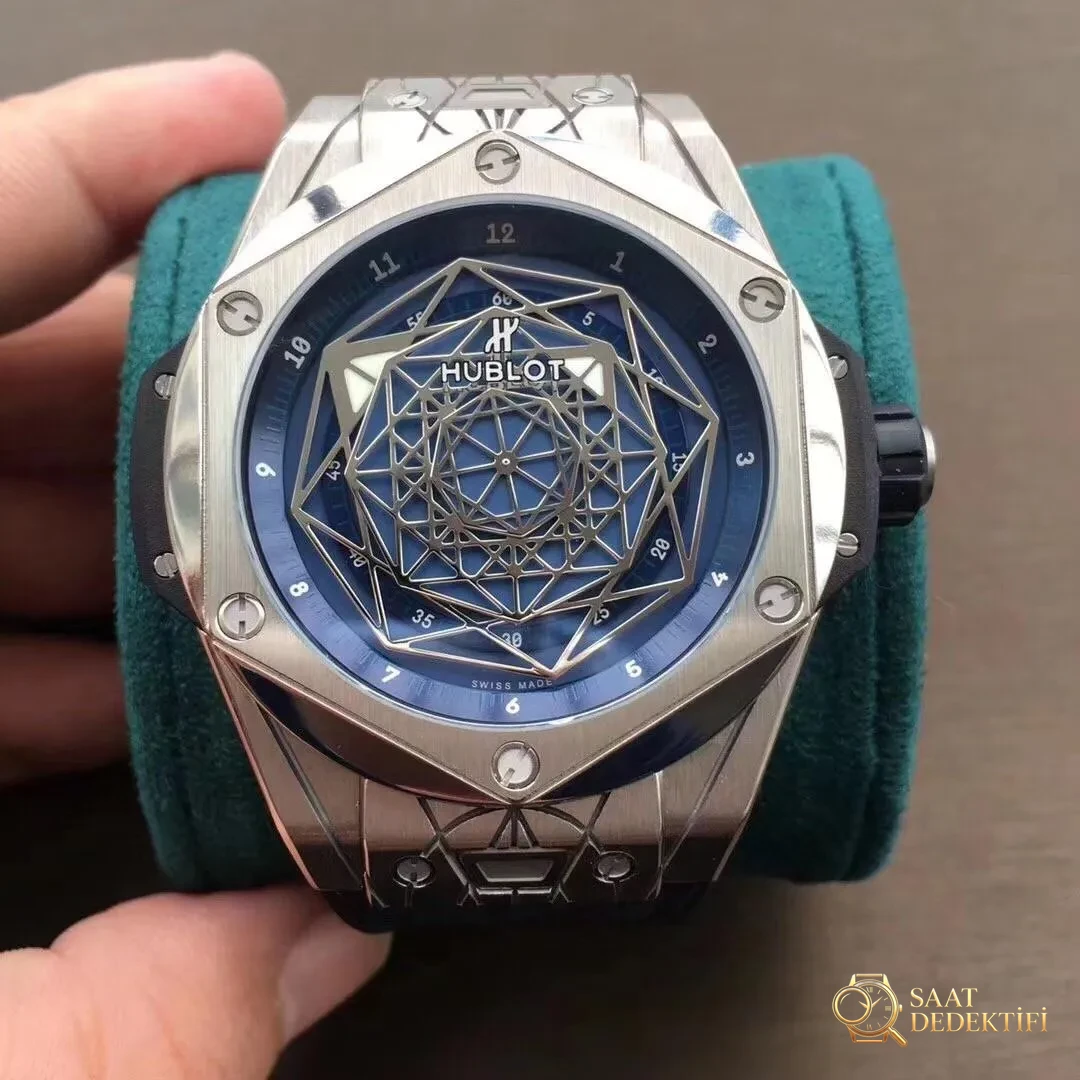 WWF Factory Hublot Big Bang Sang Bleu Tattoo İncelemesi: Sektördeki ilk gerçek titanyum SangBleu saati - Makro Kadran ve İndeks İşçiliği