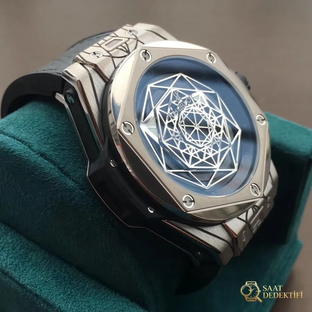 WWF Factory Hublot Big Bang Sang Bleu Tattoo İncelemesi: Sektördeki ilk gerçek titanyum SangBleu saati - Yan Profil ve Kordon Bağlantısı