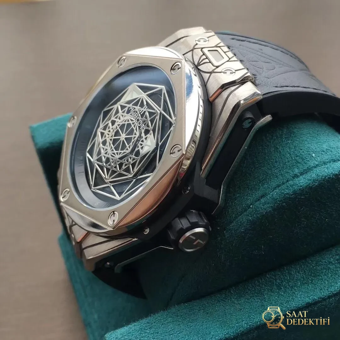 WWF Factory Hublot Big Bang Sang Bleu Tattoo İncelemesi: Sektördeki ilk gerçek titanyum SangBleu saati - Bilezik Bakla Ayrımı ve Pim Yapısı