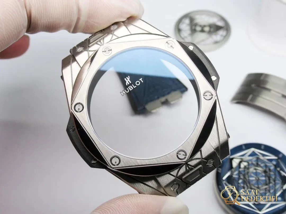 WWF Factory Hublot Big Bang Sang Bleu Tattoo İncelemesi: Sektördeki ilk gerçek titanyum SangBleu saati - Cam Yansıma Önleyici (AR) Kaplama