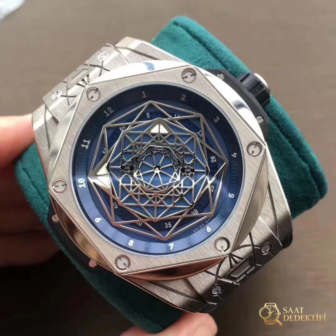 WWF Factory Hublot Big Bang Sang Bleu Tattoo İncelemesi: Sektördeki ilk gerçek titanyum SangBleu saati - Arka Kapak Gravür ve Seri Numarası