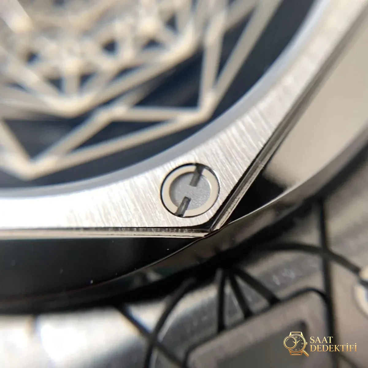 WWF Factory Hublot Big Bang Sang Bleu Tattoo İncelemesi: Sektördeki ilk gerçek titanyum SangBleu saati - Tepe Kilit Mekanizması ve Conta Yapısı