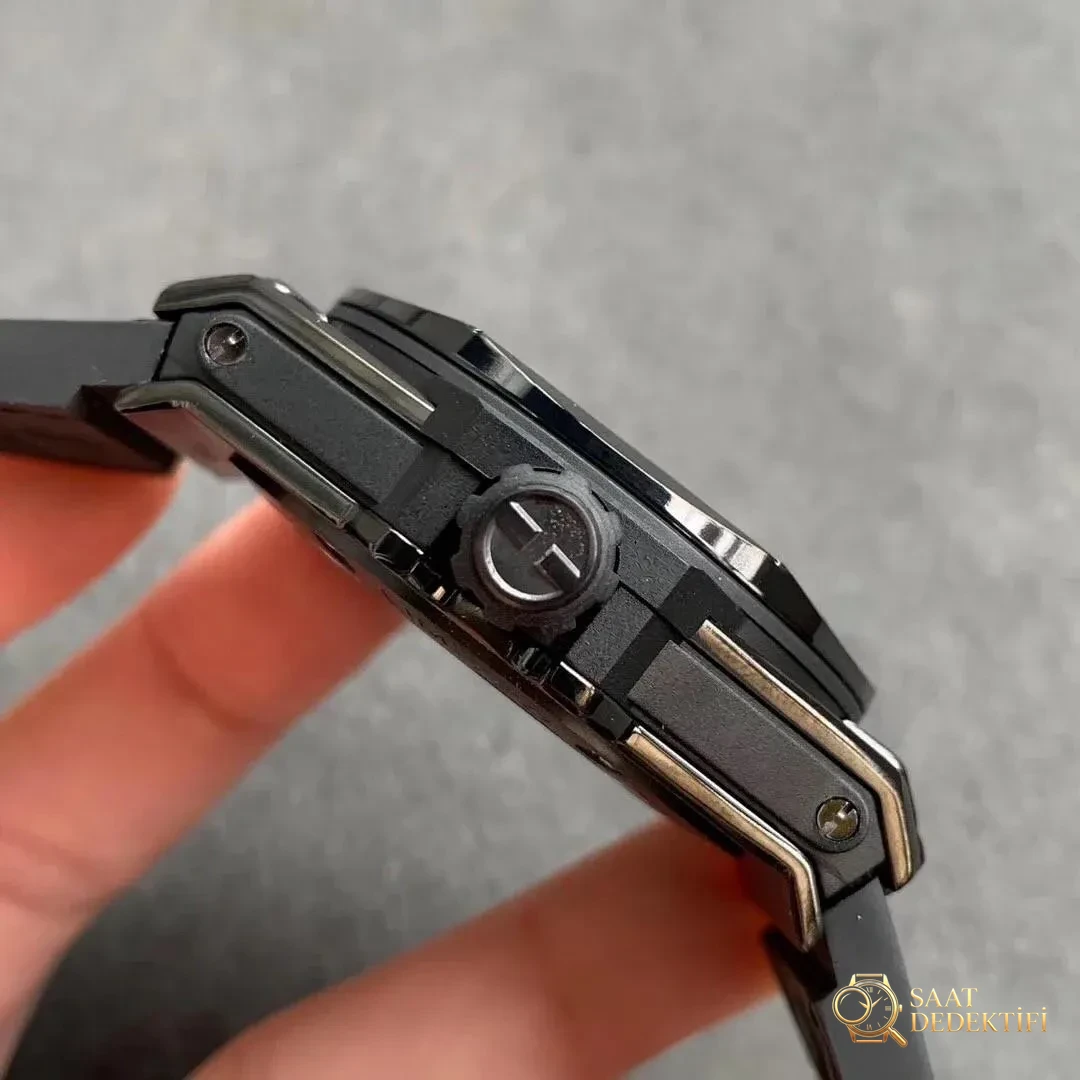 WWF Factory Hublot Big Bang Sang Bleu Tattoo İncelemesi: Sektördeki ilk gerçek titanyum SangBleu saati - Takimetre Skalası ve Baskı Keskinliği