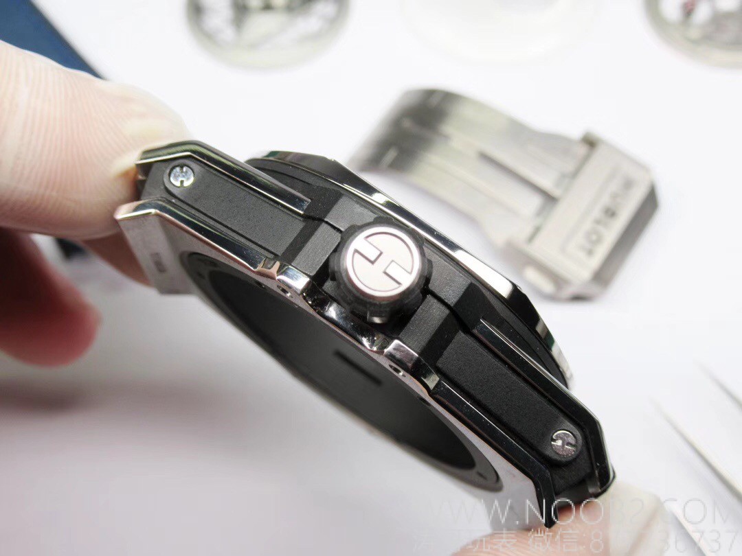 WWF Factory Hublot Big Bang Sang Bleu Tattoo İncelemesi: Sektördeki ilk gerçek titanyum SangBleu saati — 29. fotoğraf