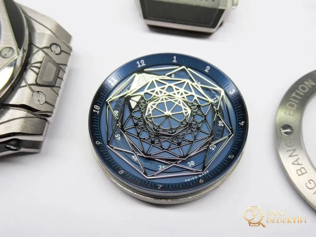WWF Factory Hublot Big Bang Sang Bleu Tattoo İncelemesi: Sektördeki ilk gerçek titanyum SangBleu saati - Safir Kristal Cam Eğimi ve Yansıması