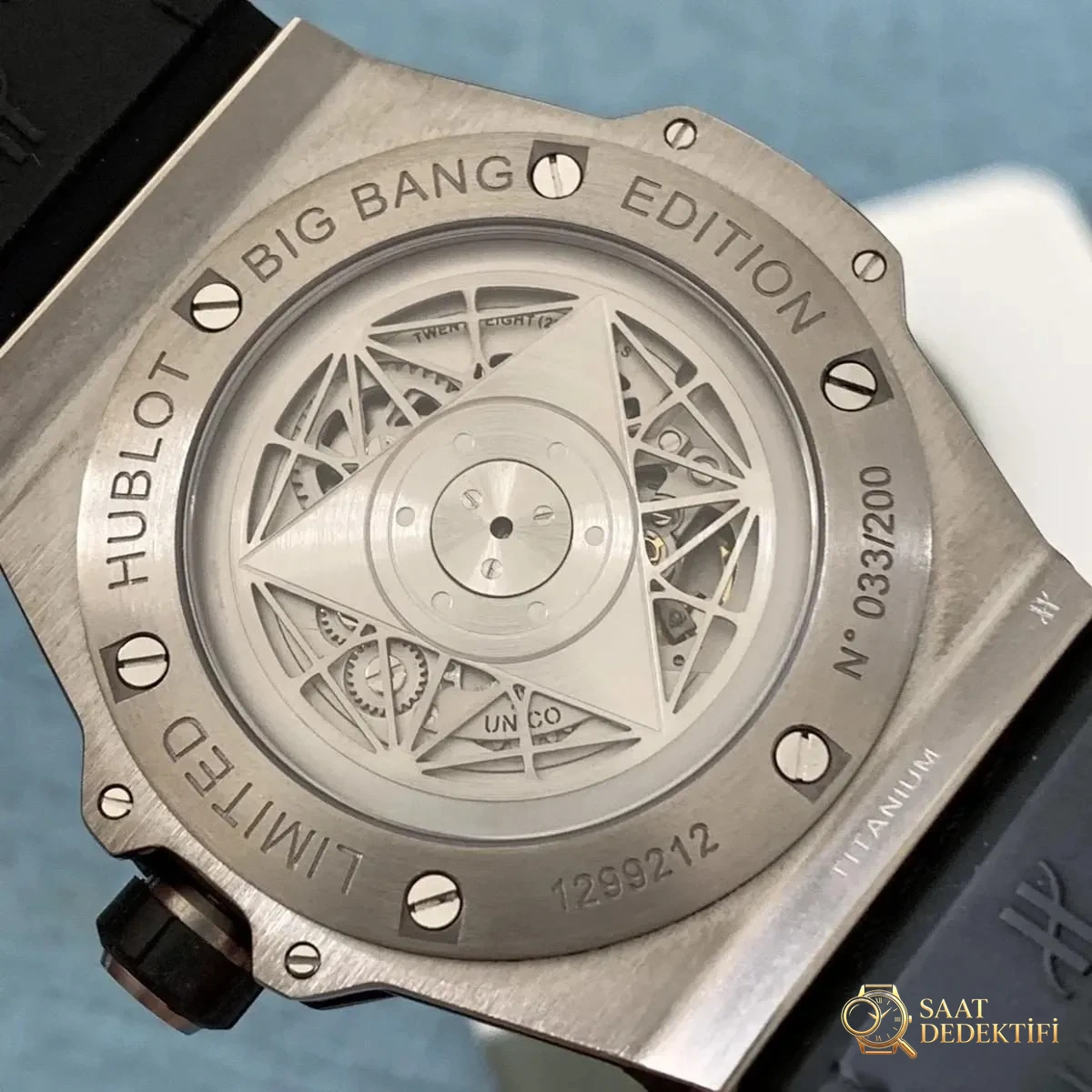 WWF Factory Hublot Big Bang Sang Bleu Tattoo İncelemesi: Sektördeki ilk gerçek titanyum SangBleu saati - Kasa Köşe Kesimleri ve Pah Kırma Hatları