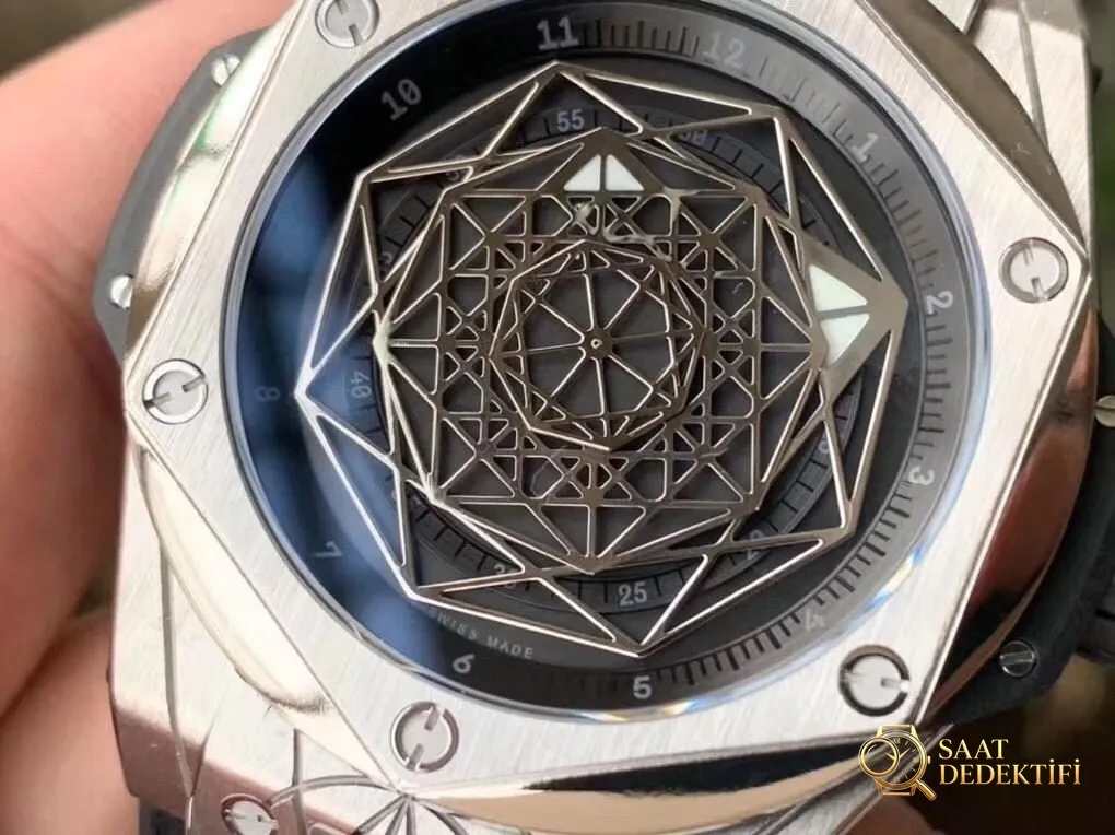 WWF Factory Hublot BIG BANG Tattoo işçiliği nasıl? İlk bakışta replika olduğu belli oluyor mu? - Kasa Profili ve Kurma Kolu İncelemesi