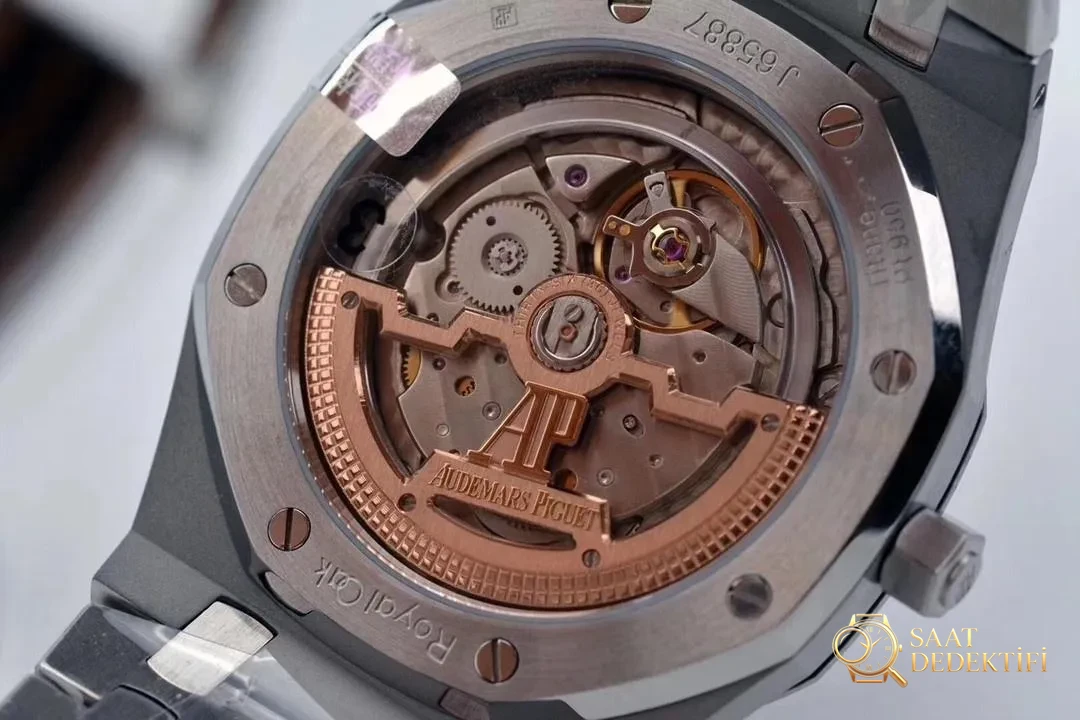 XF Factory Audemars Piguet 15202ip füme mavi kadran saat incelemesi - Mekanizma Zemberek ve Balans Detayı