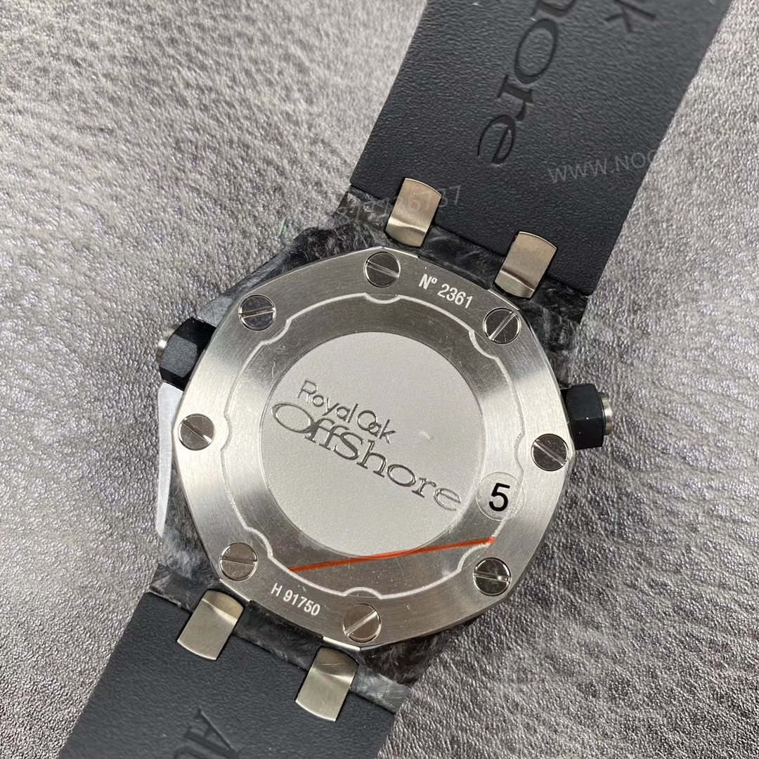 XF Factory Audemars Piguet 15706 dövme karbon saatin V3 sürümünde neler geliştirildi? — 10. fotoğraf