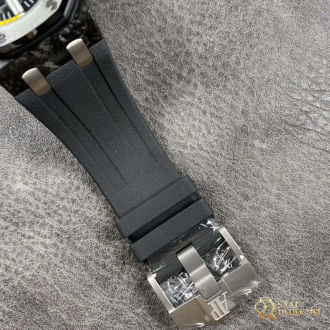 Qu'est-ce qui a été amélioré dans la version V3 de la montre en carbone forgé XF Factory Audemars Piguet 15706 ? - Qualité de l'acier et du polissage du boîtier