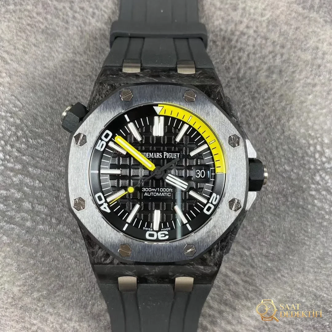 Qu'est-ce qui a été amélioré dans la version V3 de la montre en carbone forgé XF Factory Audemars Piguet 15706 ? - Séparation des maillons du bracelet et structure des broches