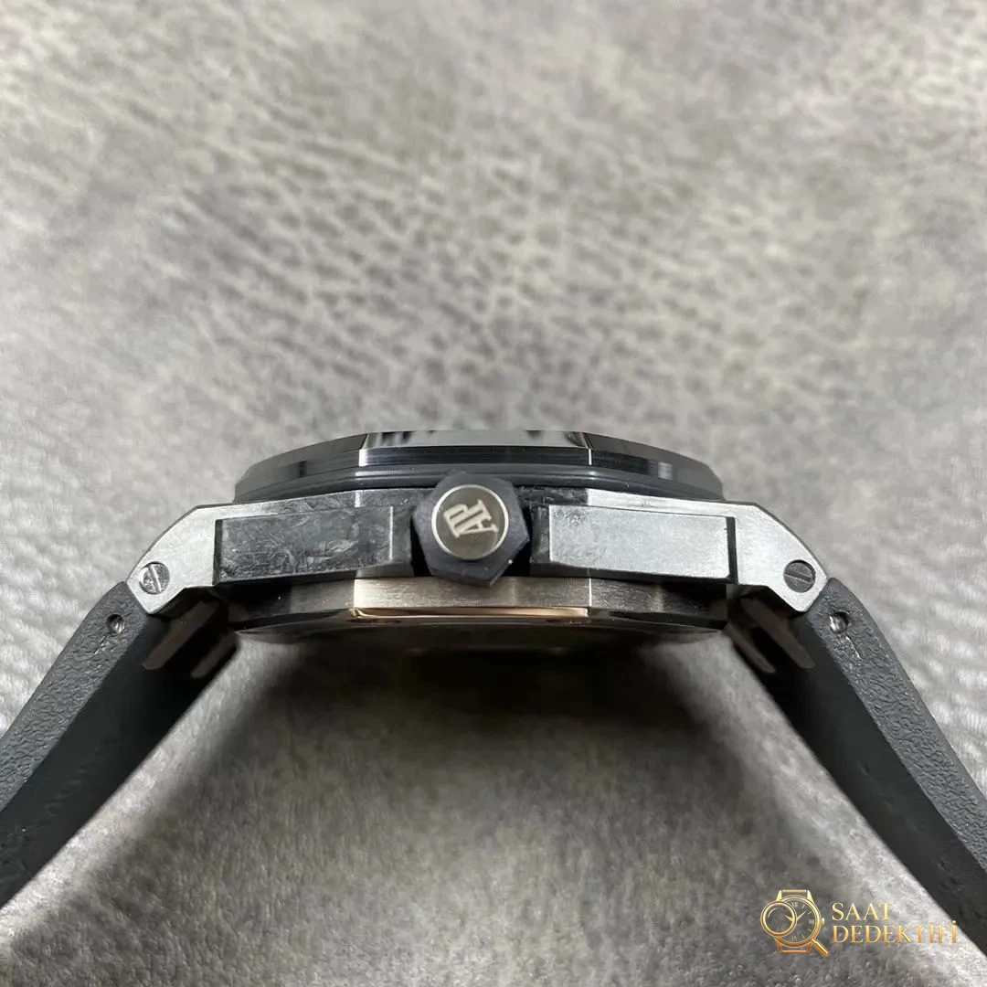 Qu'est-ce qui a été amélioré dans la version V3 de la montre en carbone forgé XF Factory Audemars Piguet 15706 ? - Réseau de roues de mécanisme et lits de pierre