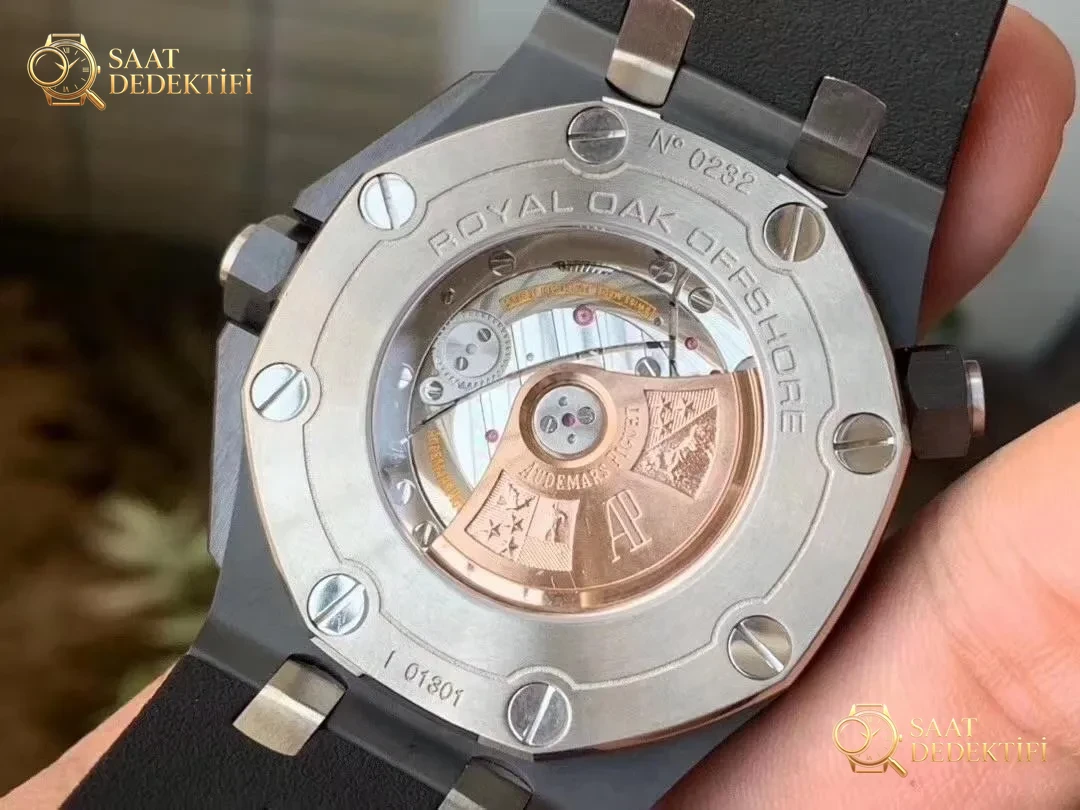 Is the XF Factory Audemars Piguet 15707 ceramic watch V2 version still obvious as a replica at first glance? - Bracelet Link Separation and Pin Structure