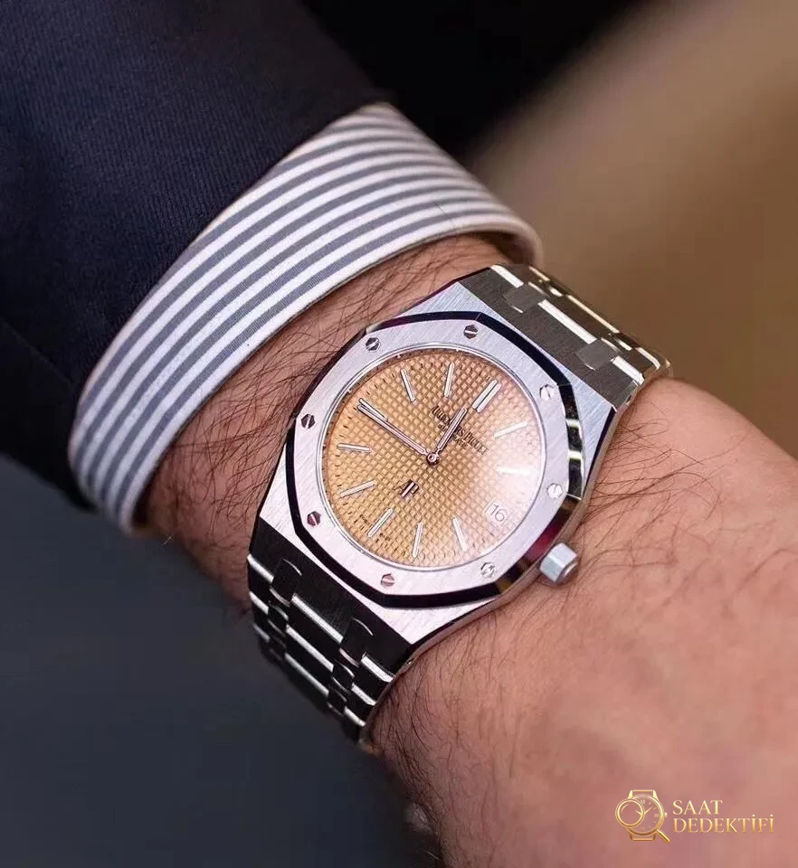 XF Factory Audemars Piguet Royal Oak 15202 rose gold kadranlı saat nasıl? - Yan Profil ve Kordon Bağlantısı