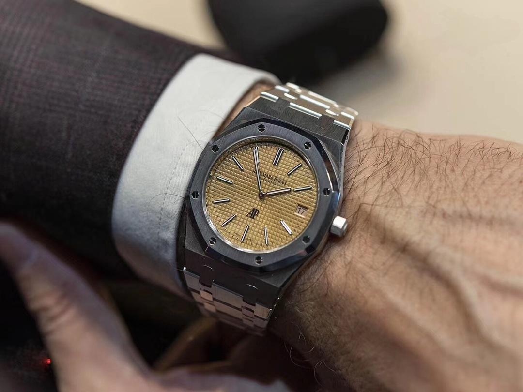 XF Factory Audemars Piguet Royal Oak 15202 rose gold kadranlı saat nasıl? — 14. fotoğraf