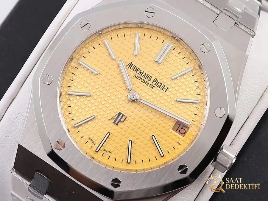XF Factory Audemars Piguet Royal Oak 15202ST şampanya altın kadranlı saat detaylı inceleme - Arka Kapak ve Mekanizma Detayı
