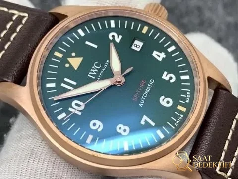 XF Factory Replika IWC Pilot Bronze Saat, Asia ETA 2824-2 Mekanizma ve Kahverengi Deri Kayış - Arka Kapak ve Mekanizma Detayı