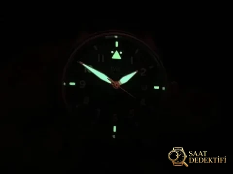 XF Factory Replika IWC Pilot Bronze Saat, Asia ETA 2824-2 Mekanizma ve Kahverengi Deri Kayış - Yan Profil ve Kordon Bağlantısı