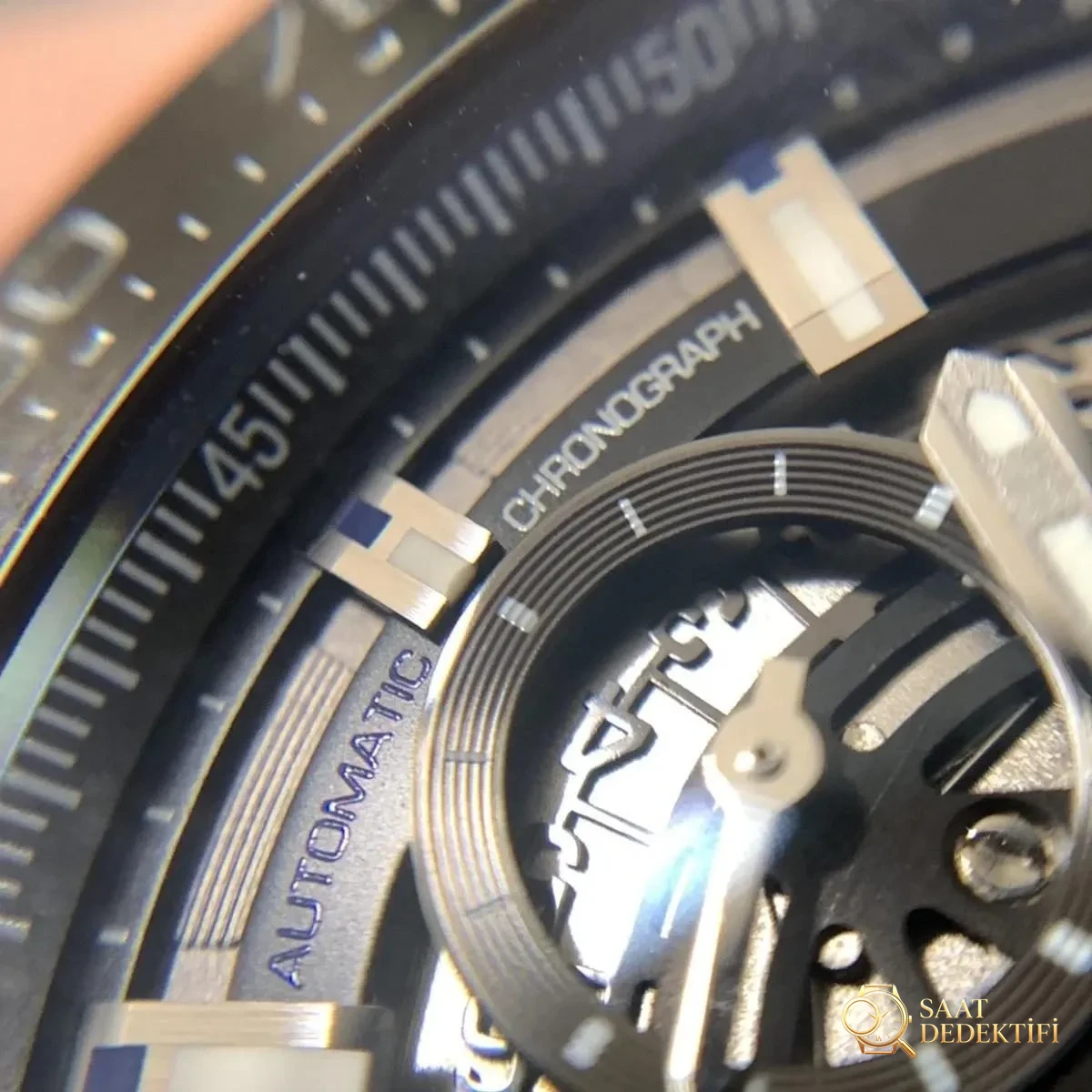 XF Factory TAG Heuer Carrera 01 Tam İskelet Kronograf Detaylı İnceleme - Bezel İçi Rehaut Gravürü ve Hizalaması