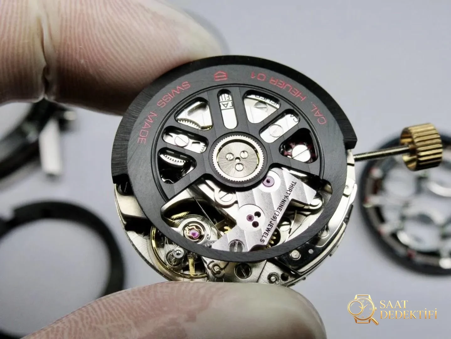 XF Factory TAG Heuer Carrera 01 Tam İskelet Kronograf Detaylı İnceleme - Safir Kristal Cam Eğimi ve Yansıması