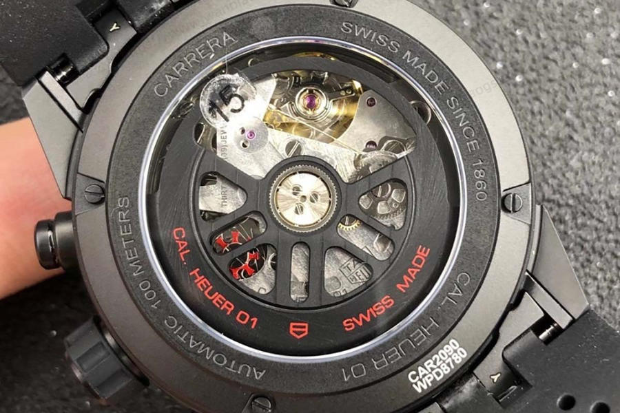 XF Factory TAG Heuer Carrera Serisi Red Knight Kol Saati İncelemesi — 5. fotoğraf