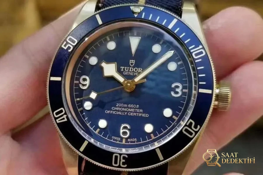 XF Factory Tudor Heritage serisi Mavi Bronz V3 versiyonu saatin orijinalle karşılaştırmalı incelemesi - Kasa Profili ve Kurma Kolu İncelemesi
