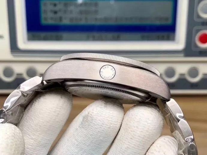 XF Factory Tudor mavi kar tanesi savaş baltası Pelagos serisi 25600TB kaç para? Gerçek-replika karşılaştırması ve orijinal inceleme — 6. fotoğraf