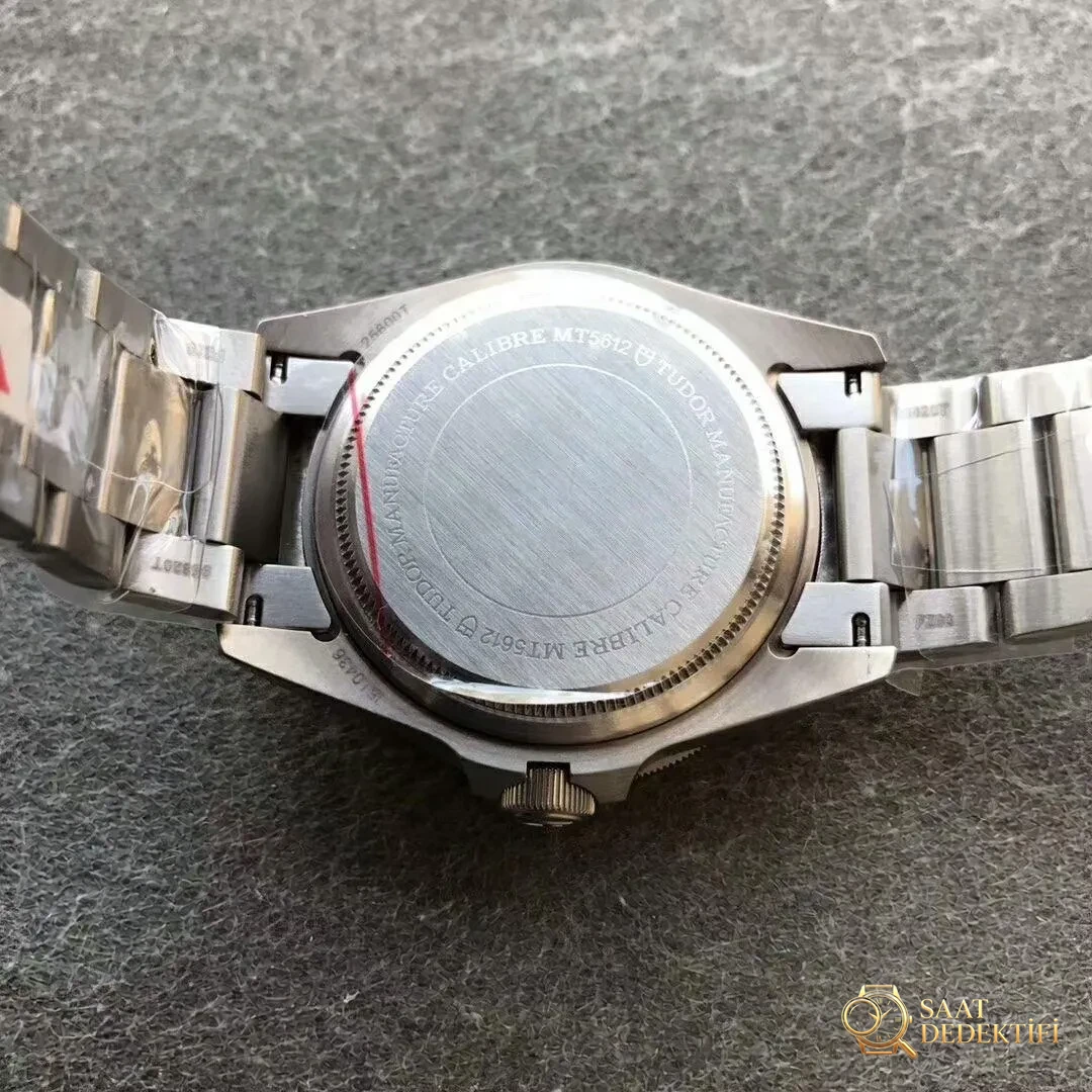 Replika Tudor Pelagos V3 Kasa Arkası