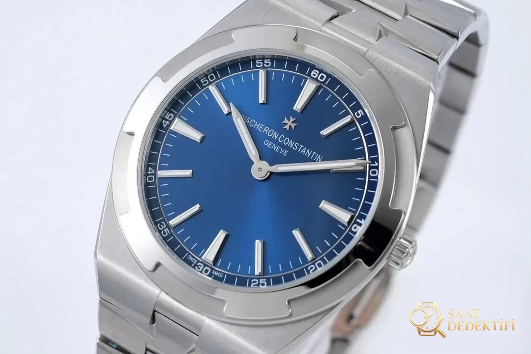 XF Factory Vacheron Constantin Overseas 2000V mavi kadran almaya değer mi? - Arka Kapak ve Mekanizma Detayı