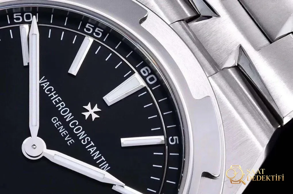 XF Factory Vacheron Constantin Overseas 2000V Siyah Kadranlı Ultra İnce Saat İncelemesi - Arka Kapak ve Mekanizma Detayı