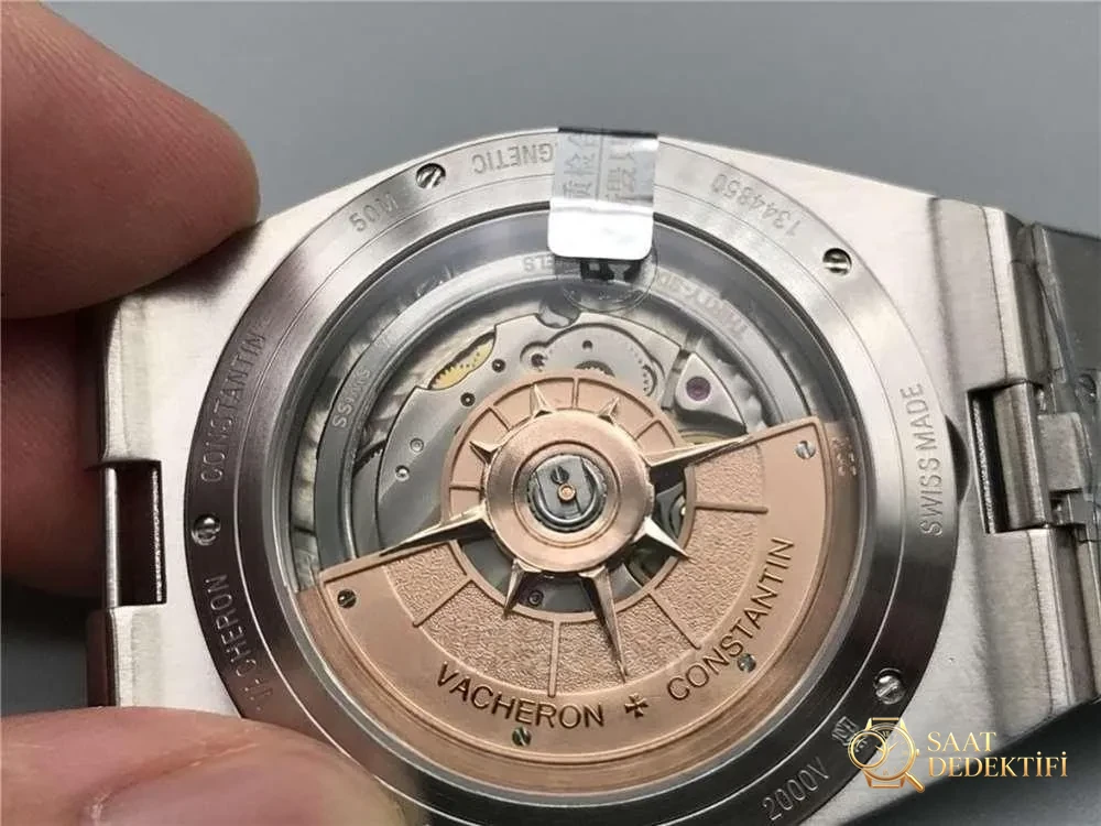 XF Factory Vacheron Constantin Overseas 2000V Ultra İnce «Siyah Kadran» İşçilik İncelemesi - Bilekte Duruş ve Kasa Orantısı