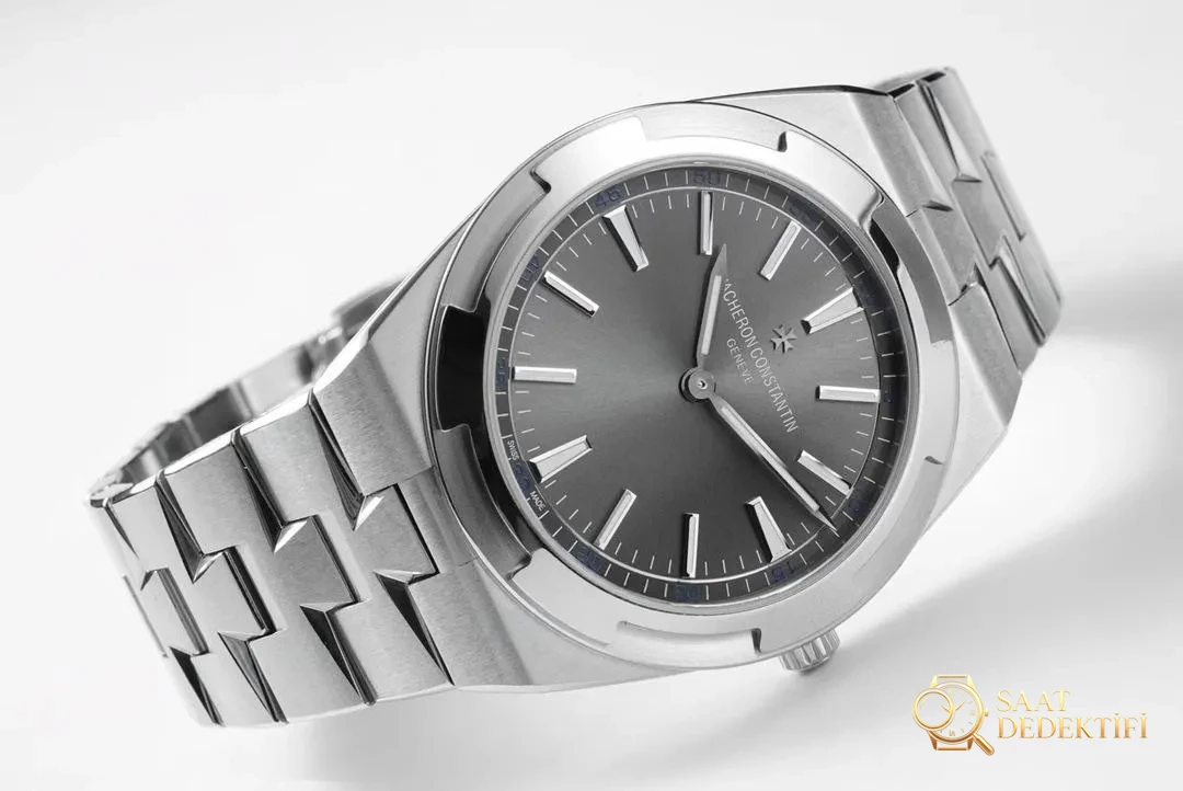 XF Factory Vacheron Constantin Overseas Ultra İnce 2000V Kol Saati - Arka Kapak ve Mekanizma Detayı